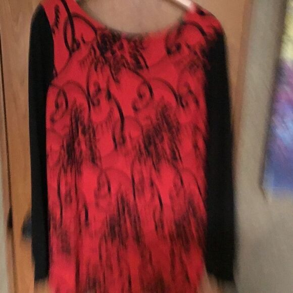 NWOT. Red Brand Women’s Size L Red and Black Sweater Knit Top - Picture 5 of 8